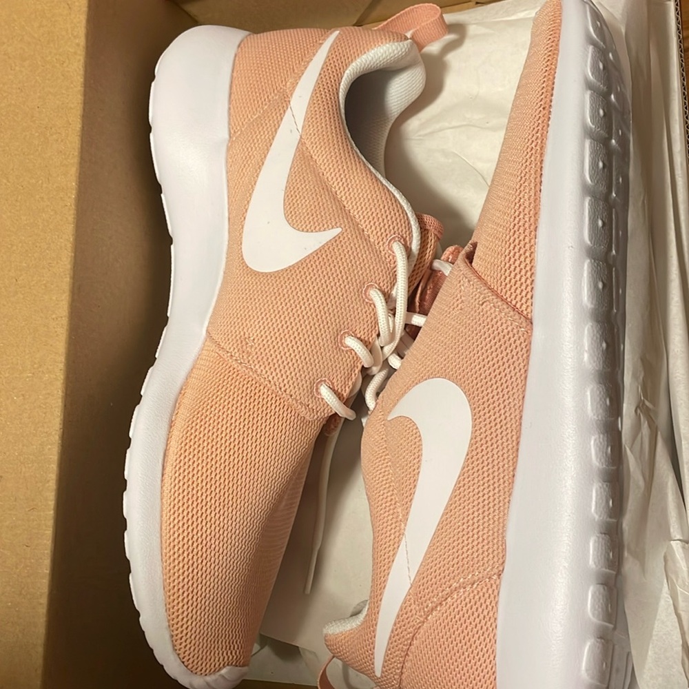 Nike Roshie One